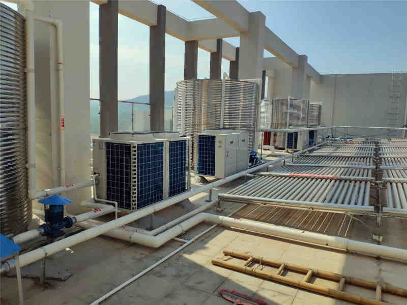 惠州某生物工厂宿舍空气能热泵配太阳能真空管