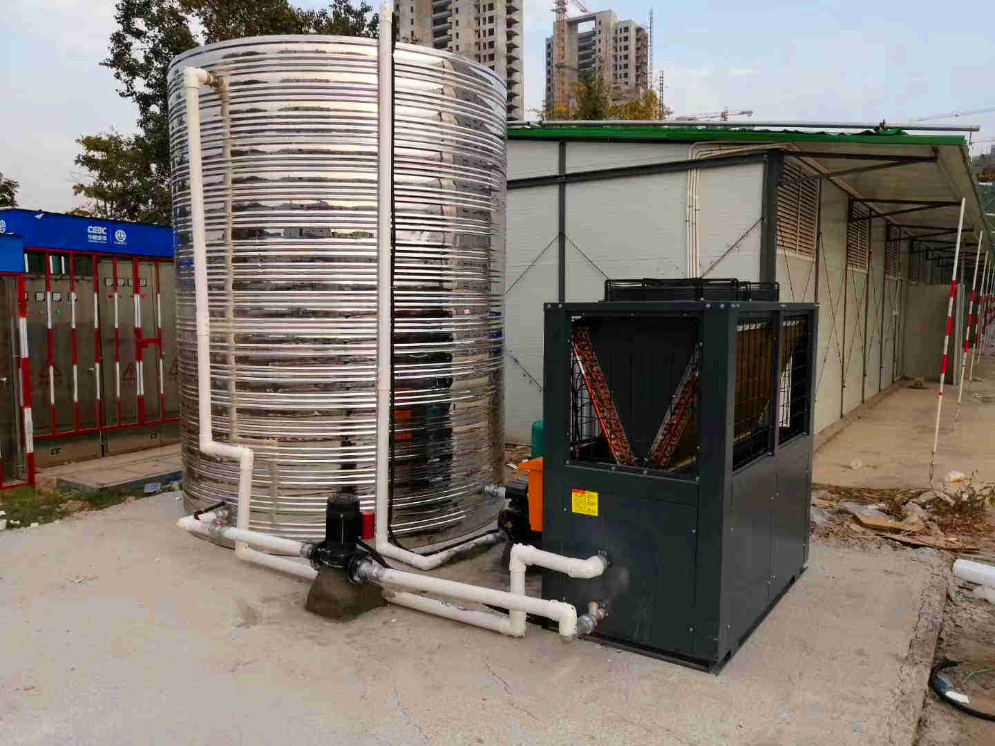 建筑工地宿舍安装空气能热泵